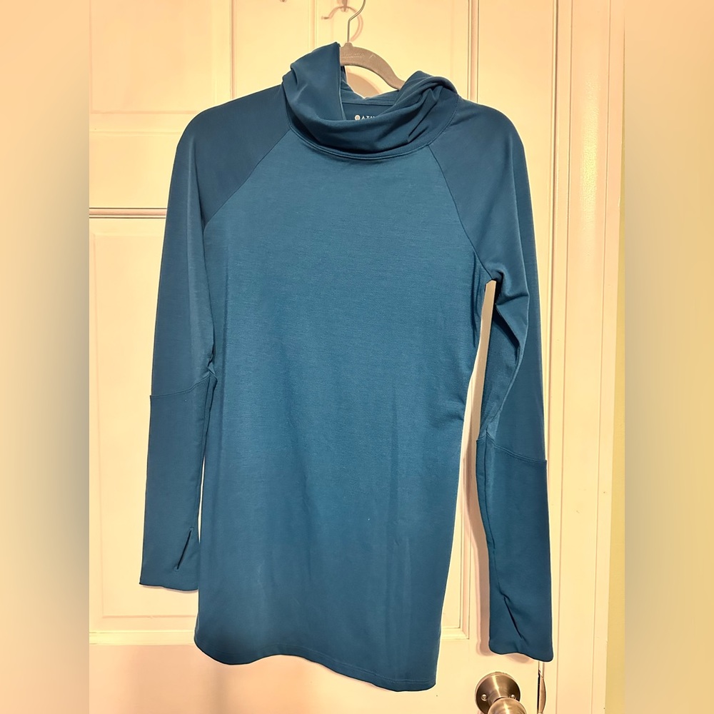 Athleta long sleeve pullover